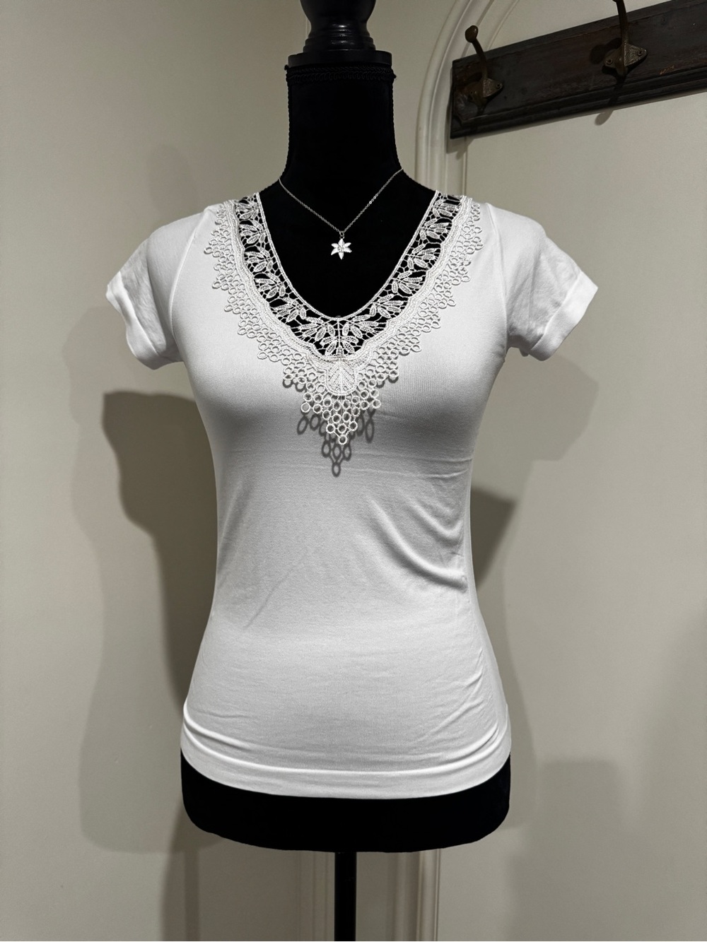 Choices White Lace-Trim Short Sleeve V-Neck Tee
